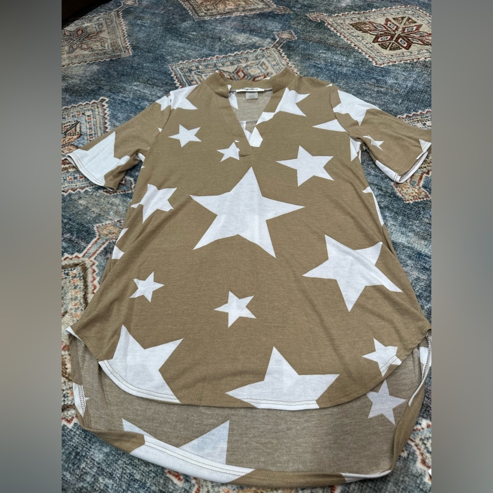 Haptics Star Patterned Tan and White Women's‎ Tunic